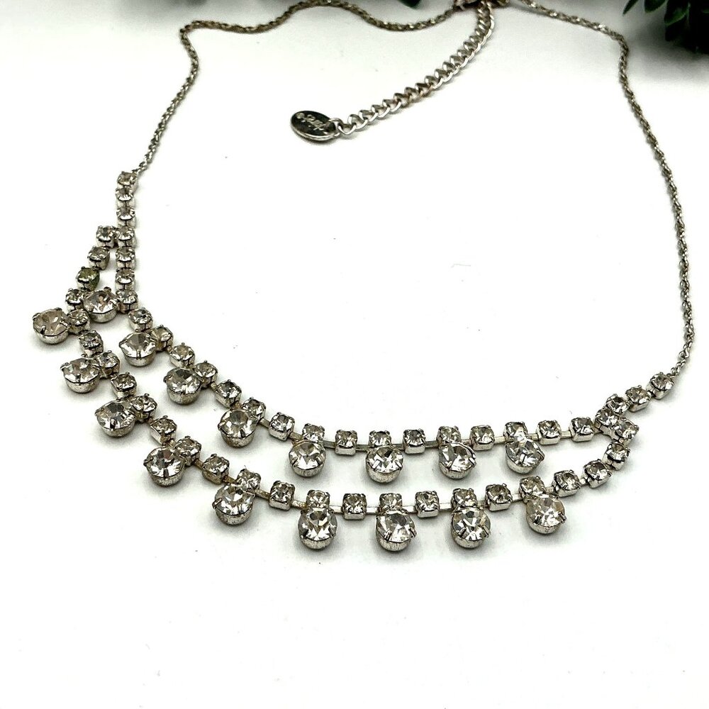 Vintage-Inspired Silver Necklace With Rhinestone Cascades Adjustable Chain Elega